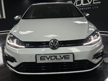 Used Volkswagen Golf 2017 for sale - 75986669: Photo