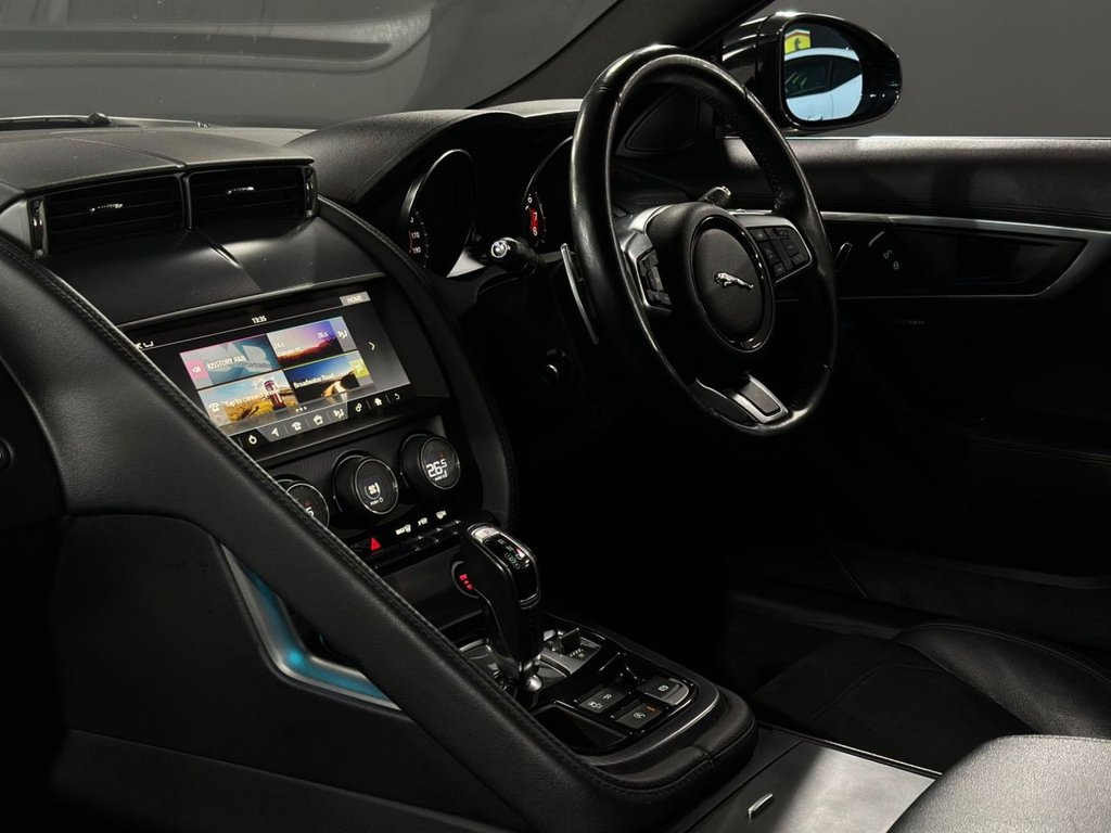 Used Jaguar F-Type 2018 for sale - 76654986: Photo 19