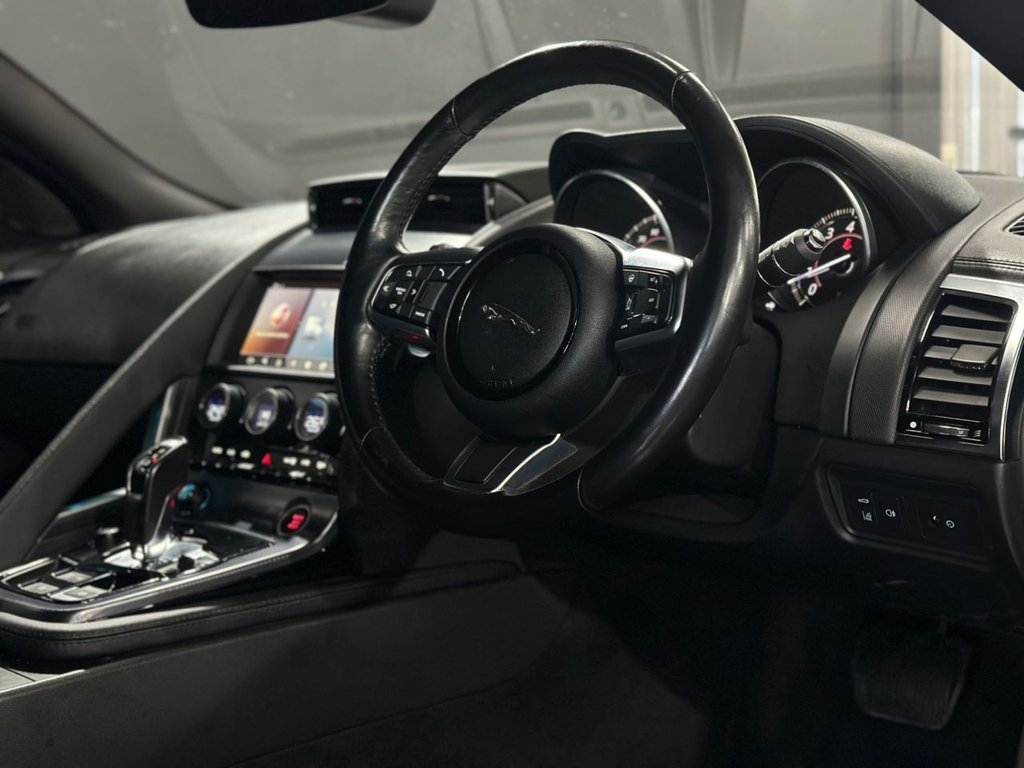 Used Jaguar F-Type 2018 for sale - 76654986: Photo 21