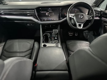 Used Volkswagen Touareg 2018 for sale - 78241606: Photo