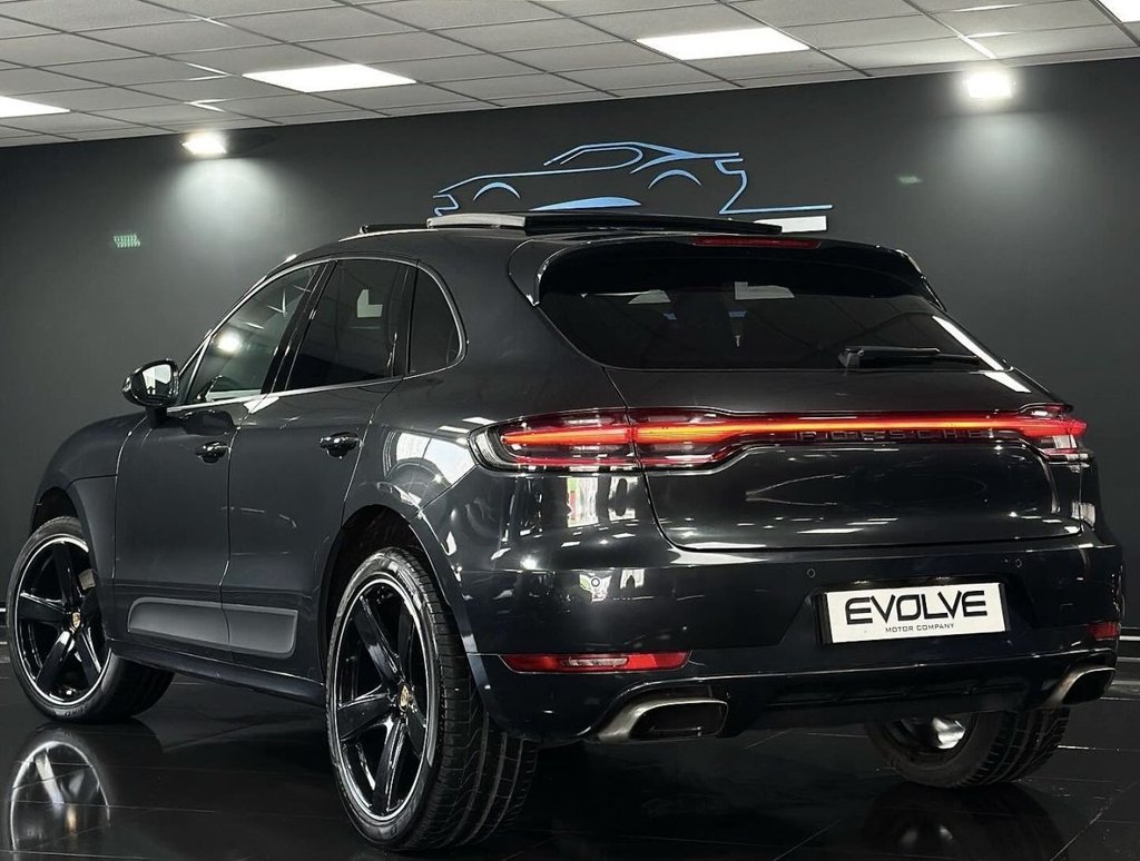 Used Porsche Macan 2019 for sale - 77976557: Photo 2