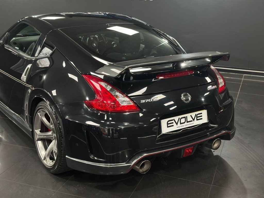 Used Nissan 370 Z 2014 for sale - 76536143: Photo 14