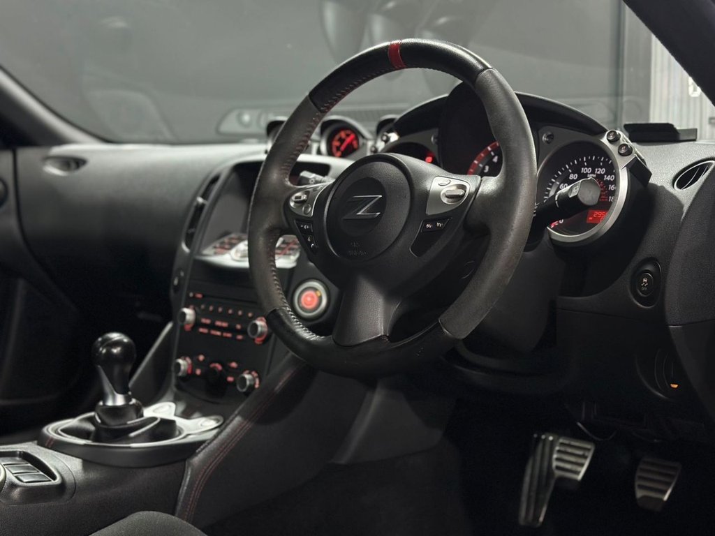 Used Nissan 370 Z 2014 for sale - 76536143: Photo 19