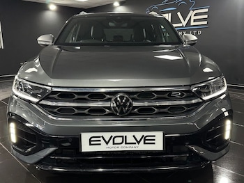 Used Volkswagen T-Roc 2023 for sale - 77422306: Photo