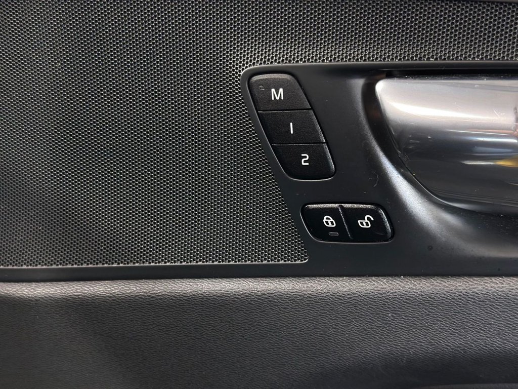 Used Volvo XC60 2021 for sale - 76635486: Photo 24