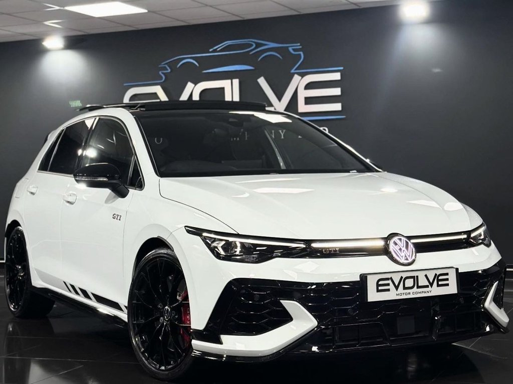 Used Volkswagen Golf 2024 for sale - 76867585: Photo 1