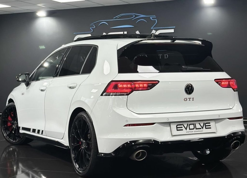 Used Volkswagen Golf 2024 for sale - 76867585: Photo 2