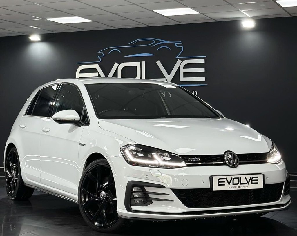 Used Volkswagen Golf 2018 for sale - 76147413: Photo 1