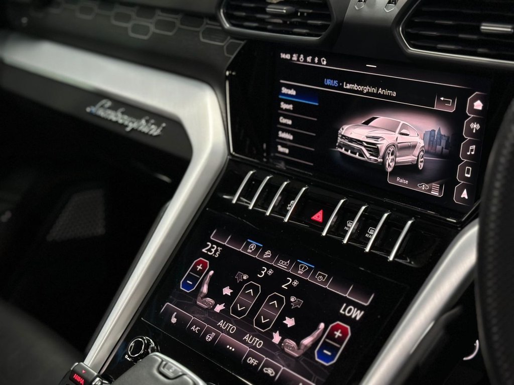 Used Lamborghini Urus 2019 for sale - 76173310: Photo 21
