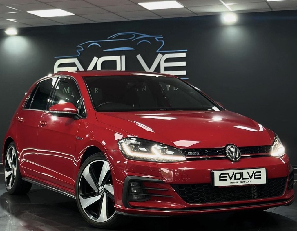 Used Volkswagen Golf 2017 for sale - 76147339: Photo 1