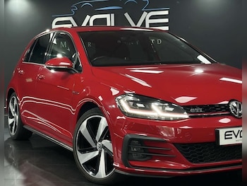 Used Volkswagen Golf 2017 for sale - 76147339: Photo 2