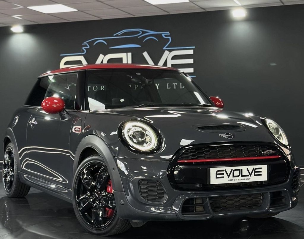 Used MINI Hatch 2019 for sale - 76172962: Photo 1