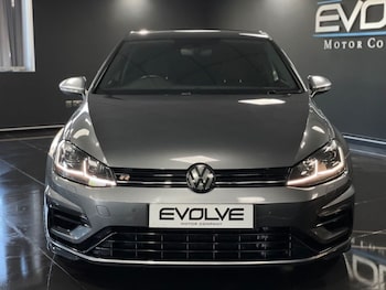 Used Volkswagen Golf 2018 for sale - 77096703: Photo