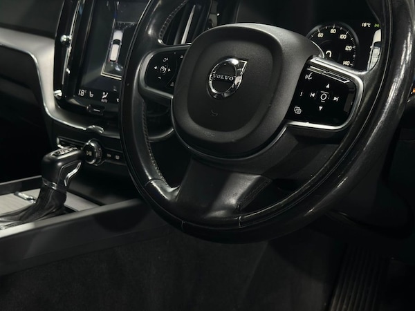 Used Volvo XC60 2018 for sale - 76190875: Photo 10