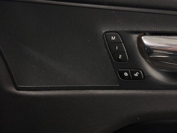 Used Volvo XC60 2018 for sale - 76190875: Photo 20
