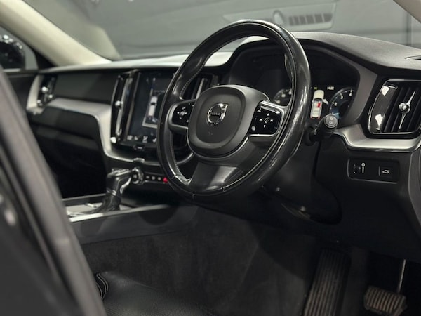 Used Volvo XC60 2018 for sale - 76190875: Photo 8
