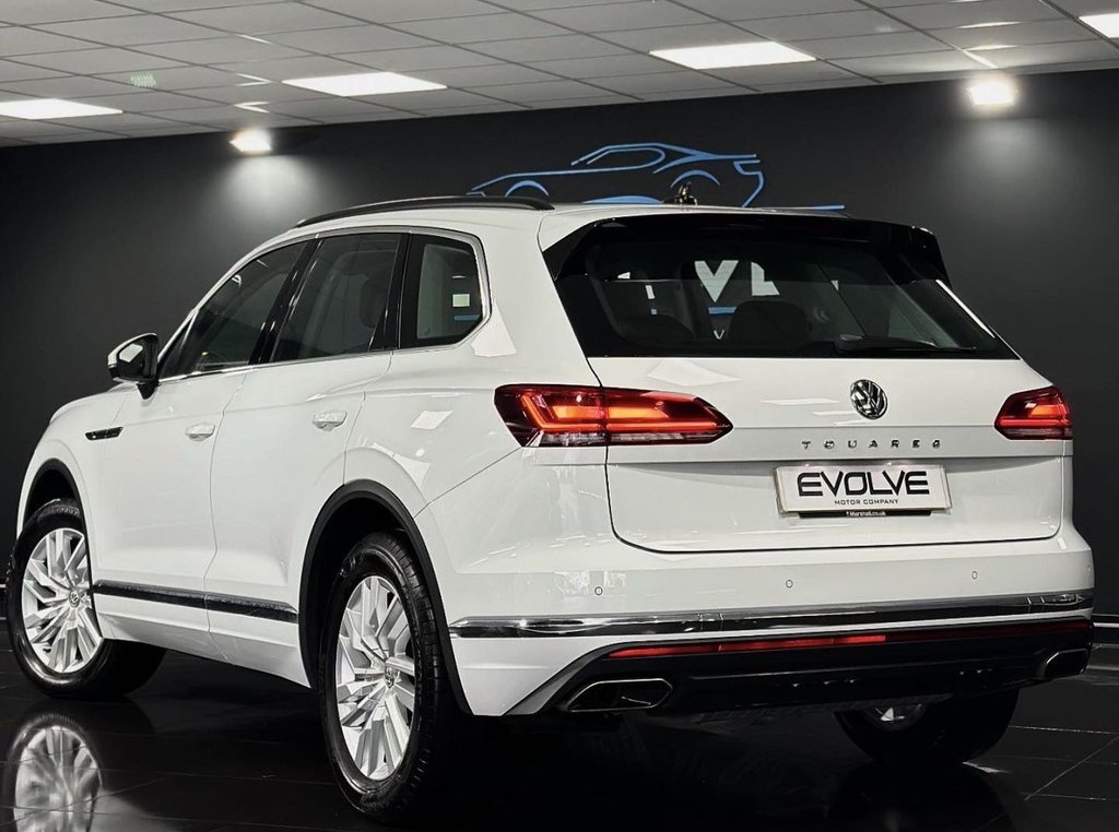 Used Volkswagen Touareg 2019 for sale - 76909873: Photo 2
