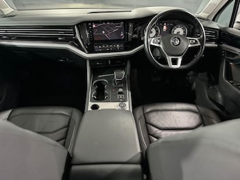 Used Volkswagen Touareg 2019 for sale - 76909873: Photo