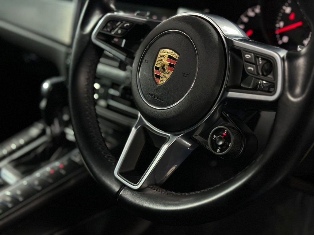 Used Porsche Macan 2020 for sale - 77437027: Photo 19