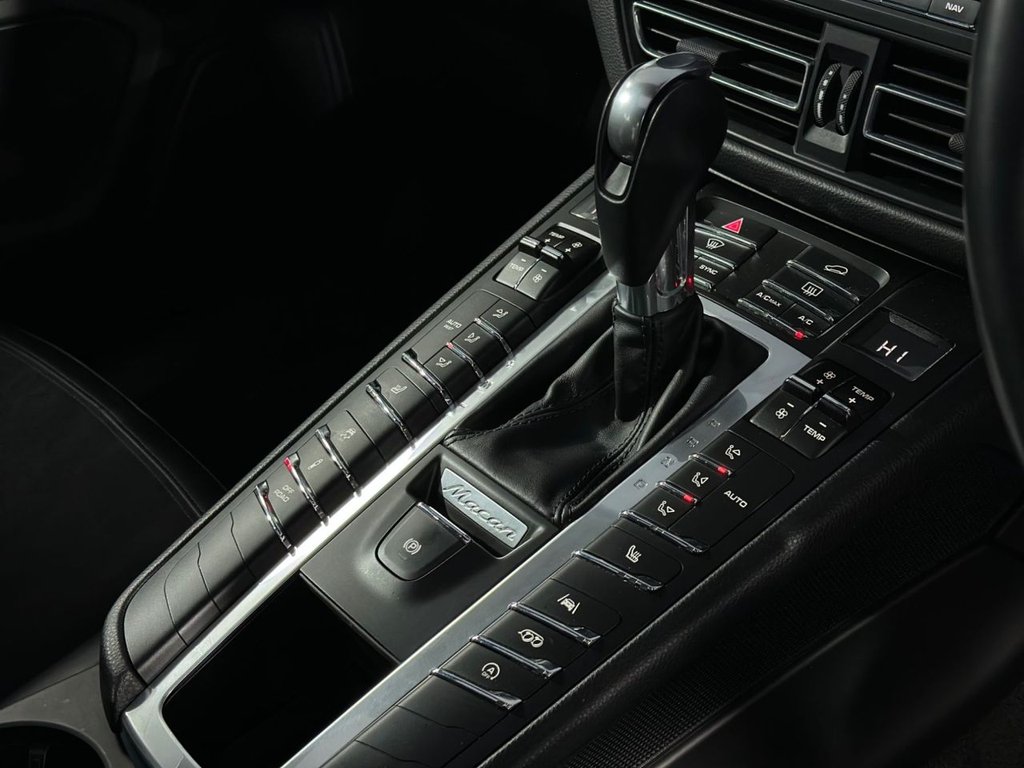 Used Porsche Macan 2020 for sale - 77437027: Photo 23