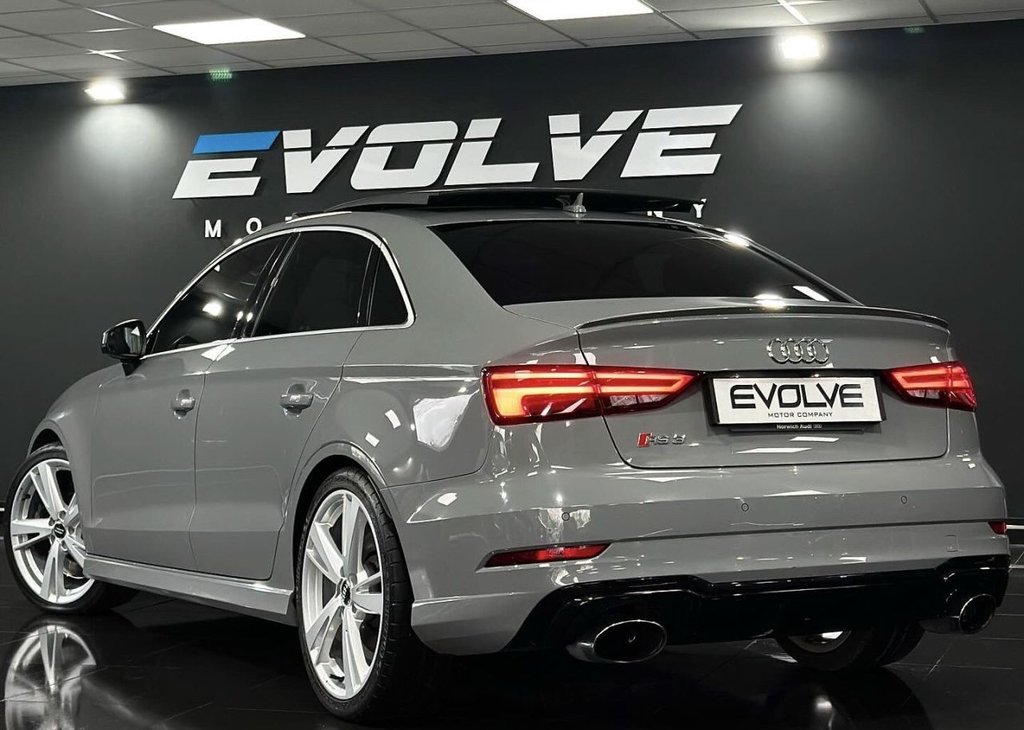 Used Audi RS3 2018 for sale - 78002980: Photo 2