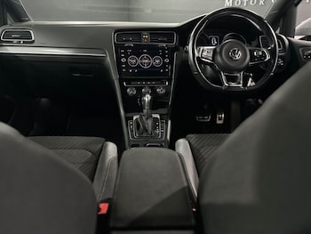 Used Volkswagen Golf 2017 for sale - 76318703: Photo