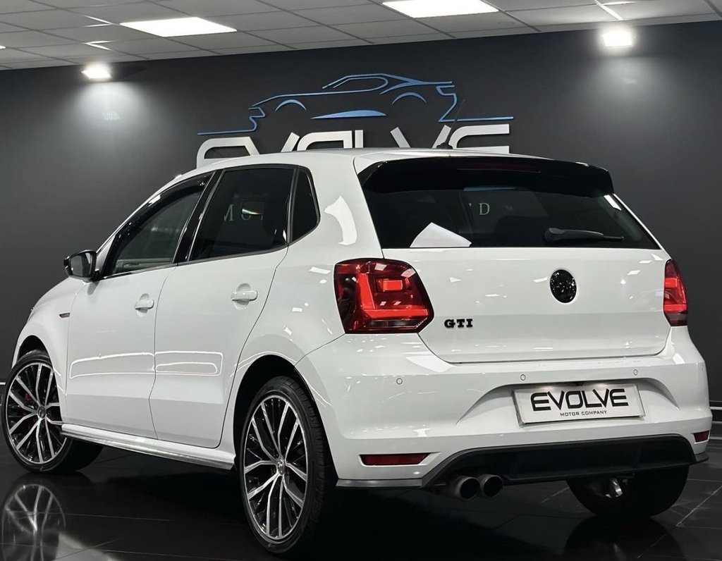 Used Volkswagen Polo 2016 for sale - 76496258: Photo 2