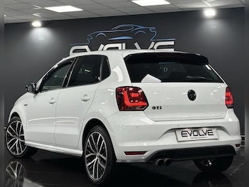 Used Volkswagen Polo 2016 for sale - 76496258: Photo