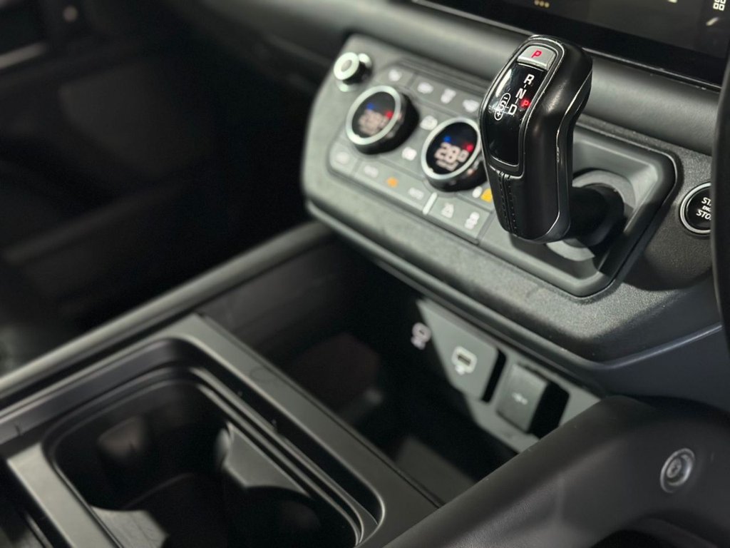 Used Land Rover Defender 2022 for sale - 77936997: Photo 14