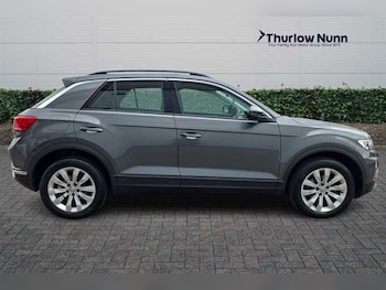 Used Volkswagen T-Roc 2021 for sale - 78022726: Photo