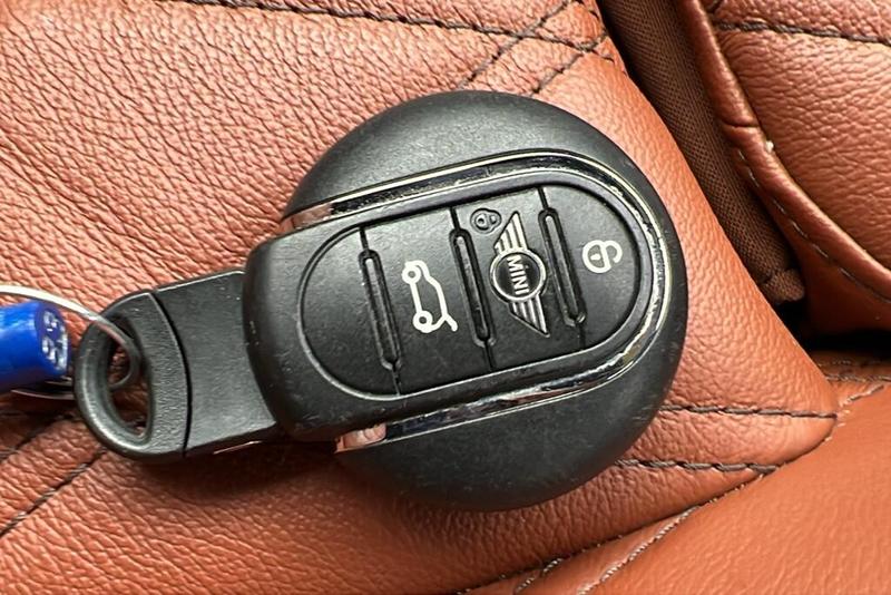 Used MINI Convertible 2020 for sale - 77472057: Photo 41