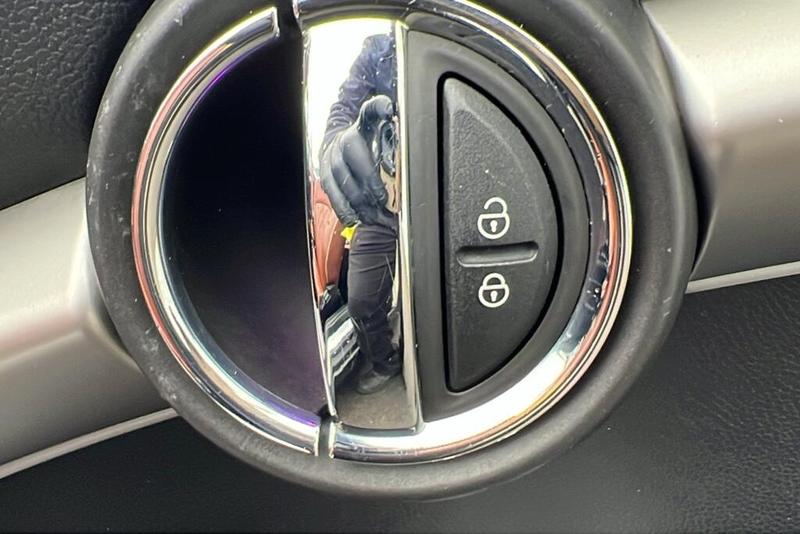 Used MINI Convertible 2020 for sale - 77146697: Photo 24