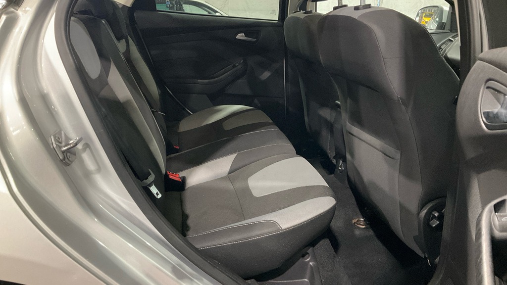 Used Ford Focus 2011 for sale - 76940250: Photo 8