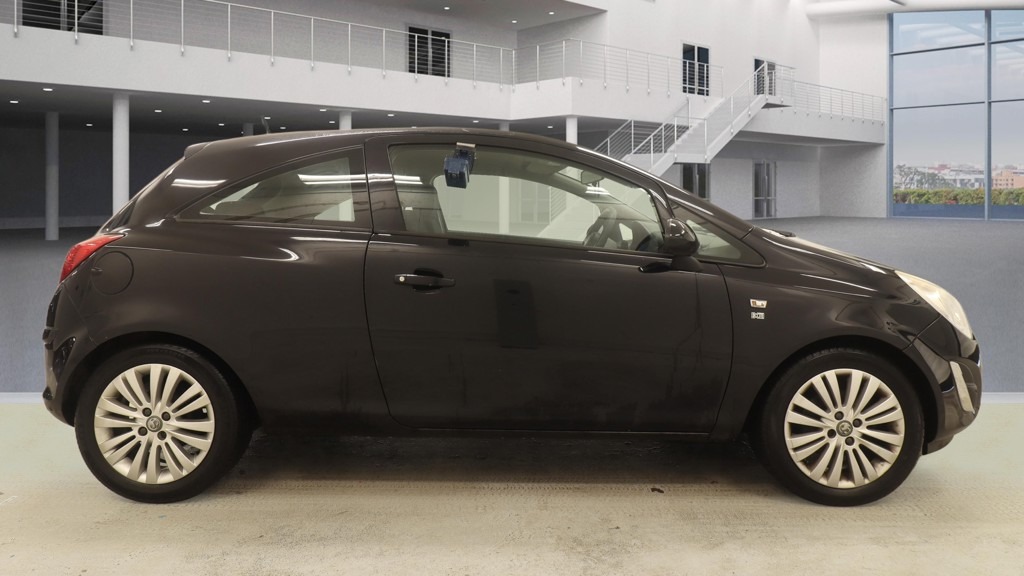 Used Vauxhall Corsa 2011 for sale - 77736107: Photo 2