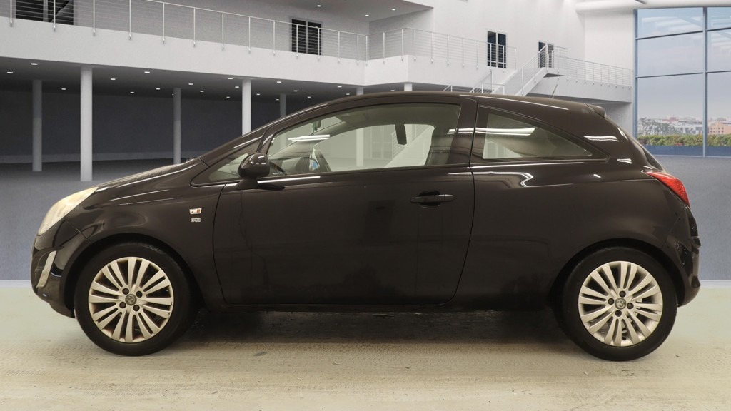 Used Vauxhall Corsa 2011 for sale - 77736107: Photo 3