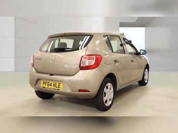 Used Dacia Sandero 2015 for sale - 79483688: Photo