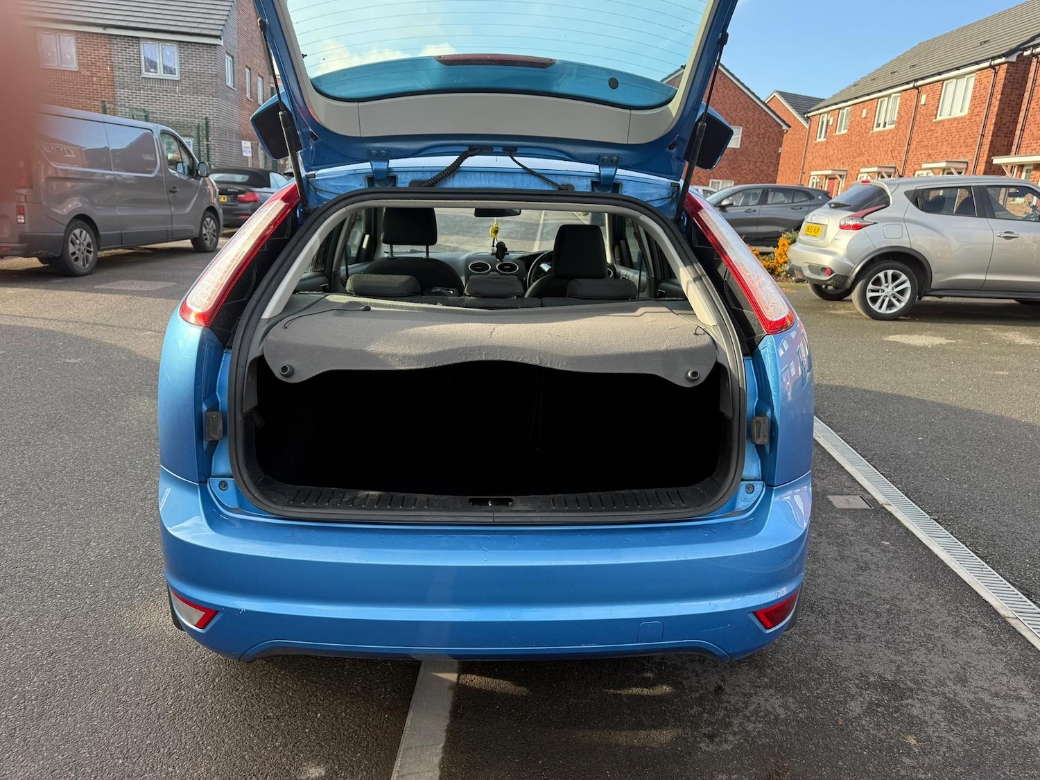 Used Ford Focus 2010 for sale - 76566704: Photo 14