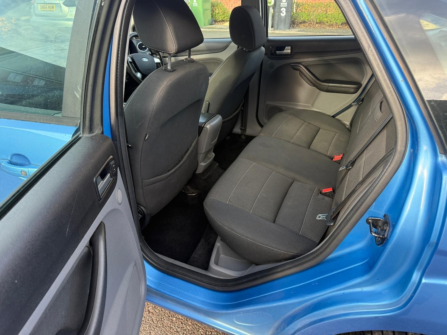 Used Ford Focus 2010 for sale - 76566704: Photo 5