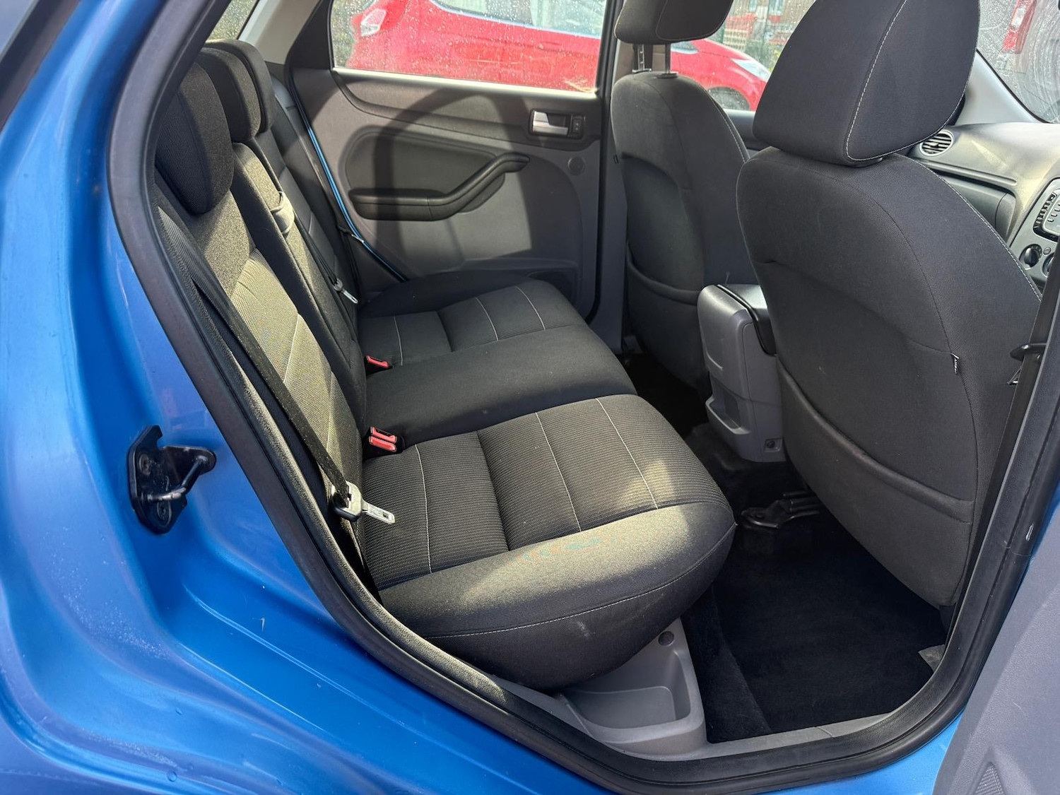 Used Ford Focus 2010 for sale - 76566704: Photo 7