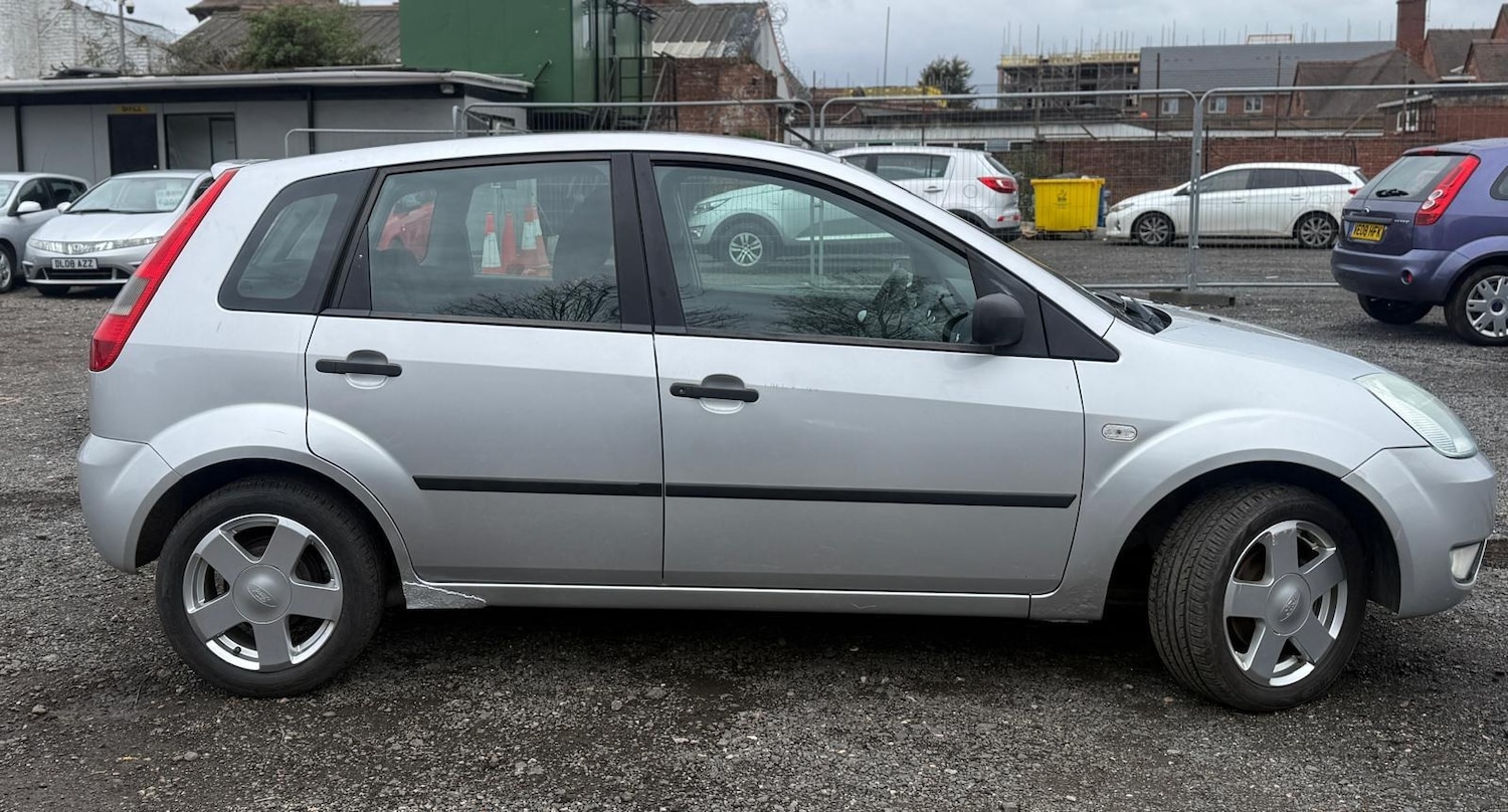 Used Ford Fiesta 2006 for sale - 78061489: Photo 2