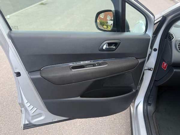 Used Peugeot 3008 2010 for sale - 75349391: Photo 18