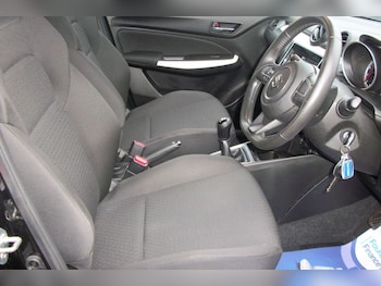 Used Suzuki Swift 2017 for sale - 76508803: Photo