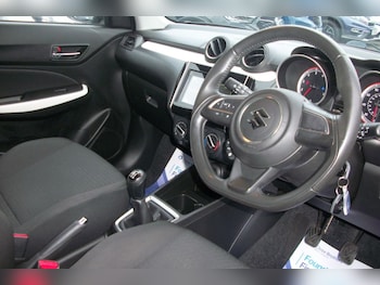 Used Suzuki Swift 2017 for sale - 76508803: Photo