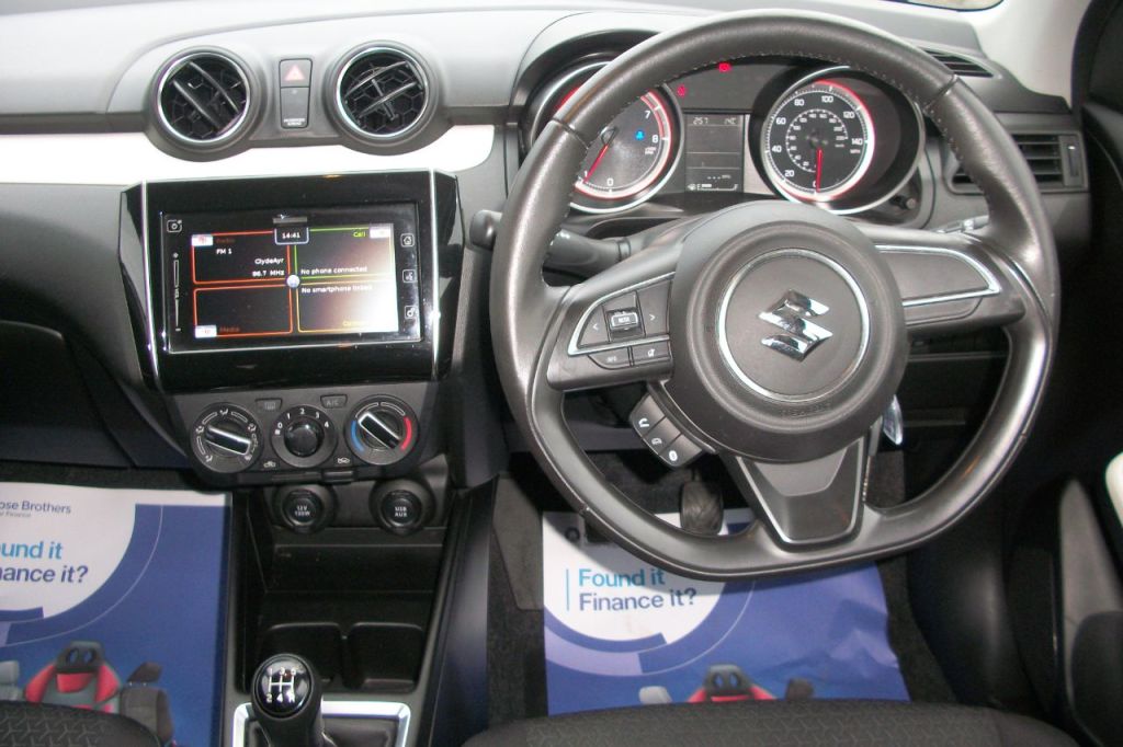 Used Suzuki Swift 2017 for sale - 76508803: Photo 4