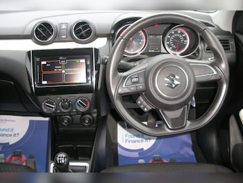 Used Suzuki Swift 2017 for sale - 76508803: Photo