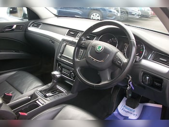 Used Skoda Superb 2013 for sale - 76469352: Photo