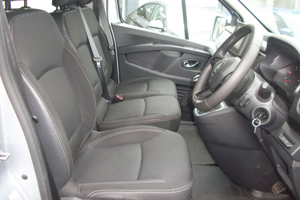 Used Renault Trafic for sale - 78055812: Photo 2