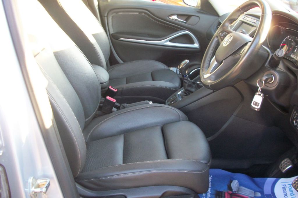 Used Vauxhall Zafira 2017 for sale - 76581489: Photo 2