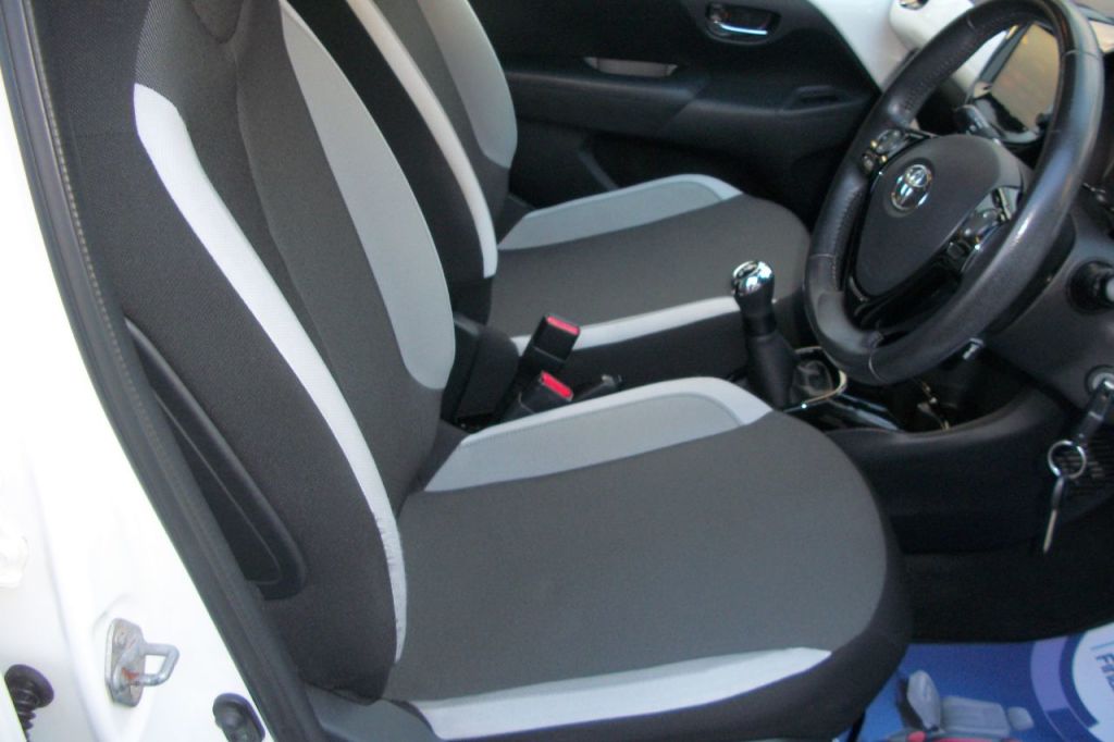 Used Toyota AYGO 2018 for sale - 77368160: Photo 2