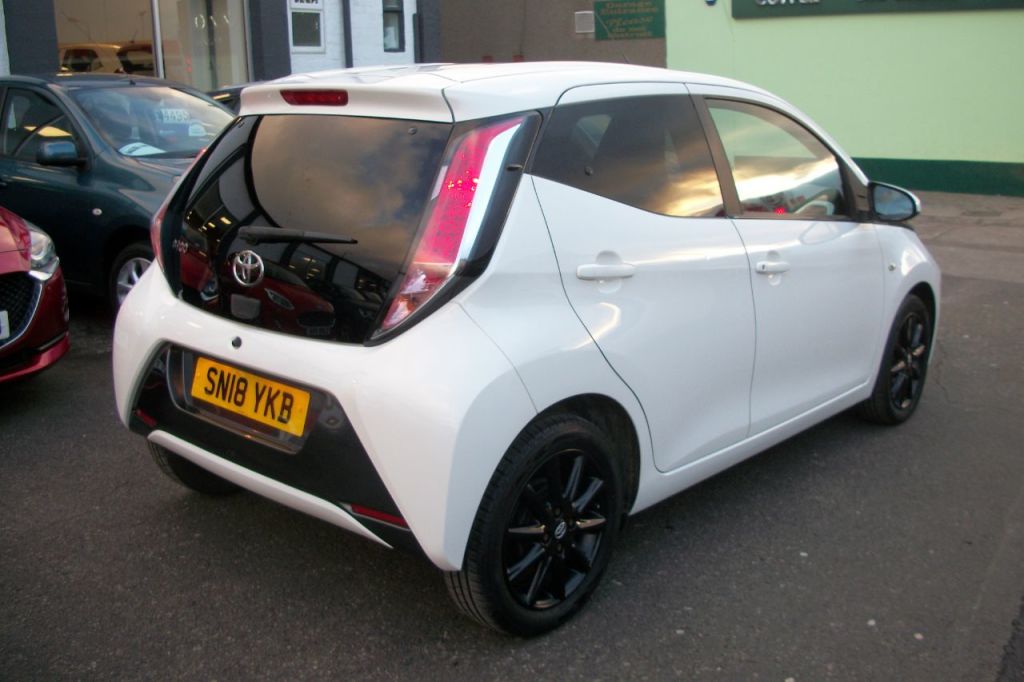 Used Toyota AYGO 2018 for sale - 77368160: Photo 6